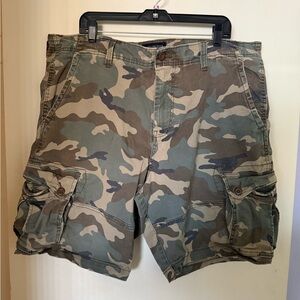 American Eagle Outfitters Green Camouflage Cargo Shorts